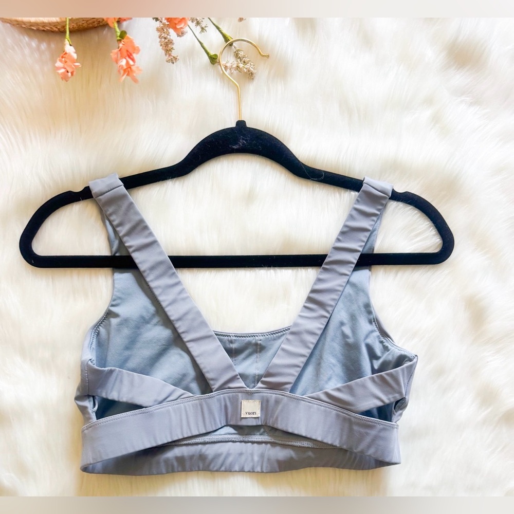 Vuori Stride Sports Bra in Black Size medium - Picture 4 of 4